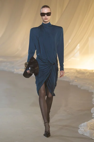 Look 8